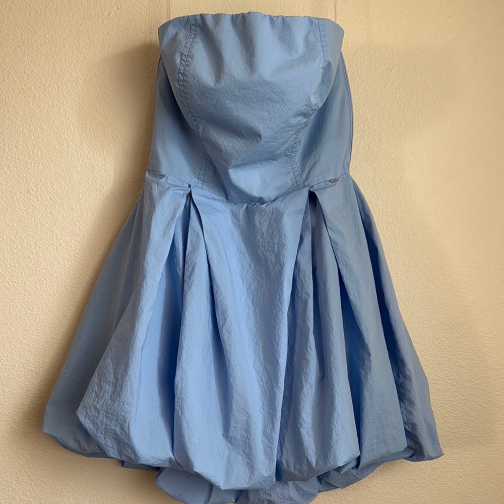 Chic Baby Blue Strapless A-line Bubble Hem Mini Dress with Pleated Skirt